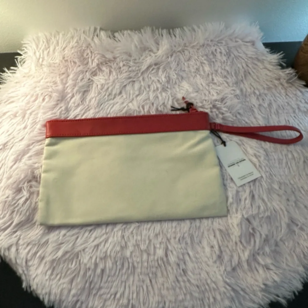 YSL Beauty Clutch/Wristlet Cosmetic Bag, Never Used! - Picture 2 of 6
